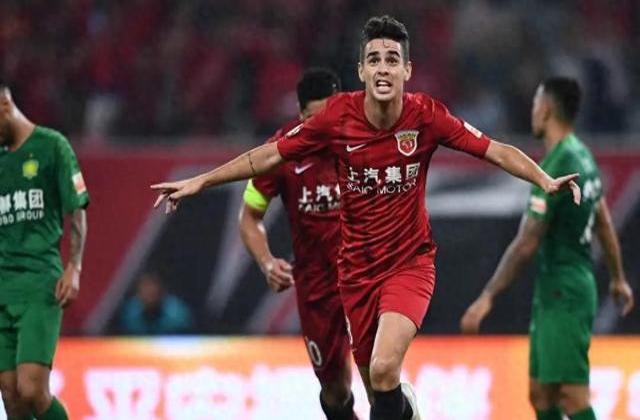 包含上港迎战日本球队，争夺胜利的词条